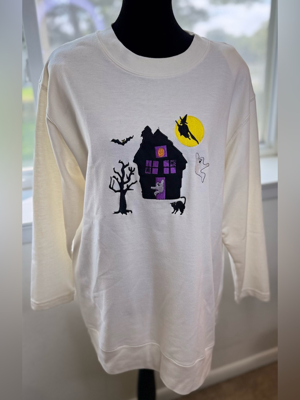 Vintage 90’s Needle & Threads Halloween Witch Haunted House sweatshirt white Med